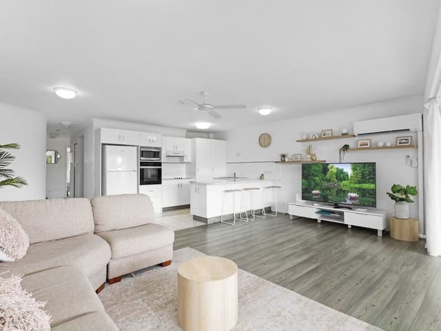 Family Apartment, 2 Bedrooms, Balcony, Partial Ocean View