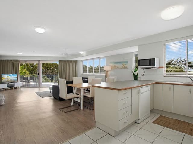 Deluxe Apartment, 3 Bedrooms, Balcony, Partial Ocean View