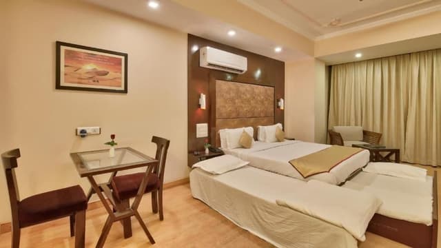 Family Room (2 Adults + 2 Children)