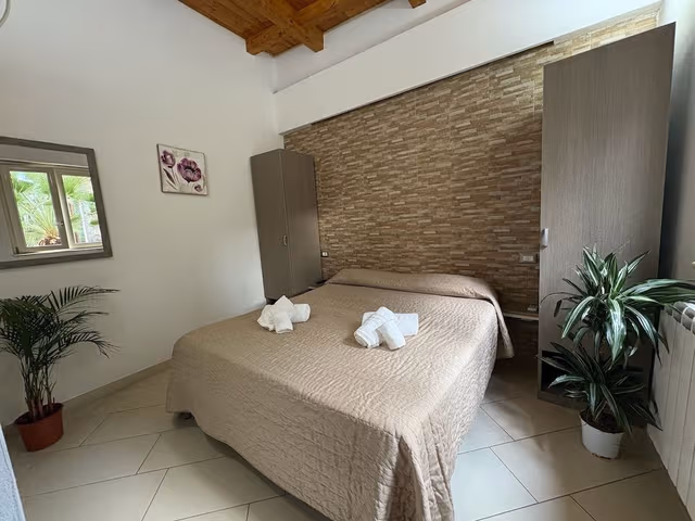 Basic House, 2 Bedrooms, Kitchenette