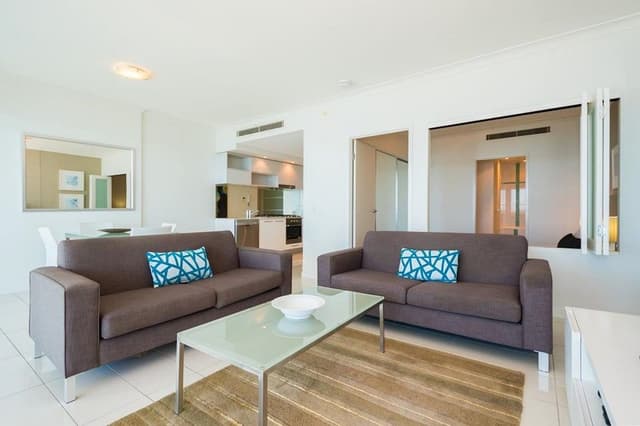 1 Bedroom + Study, Broadwater View