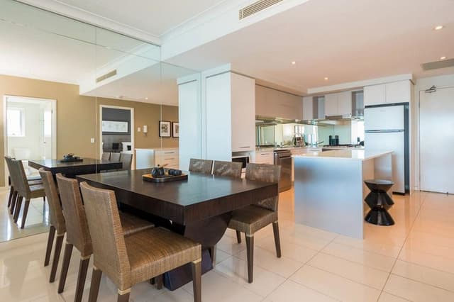Two Bedroom Apartment with Broadwater View