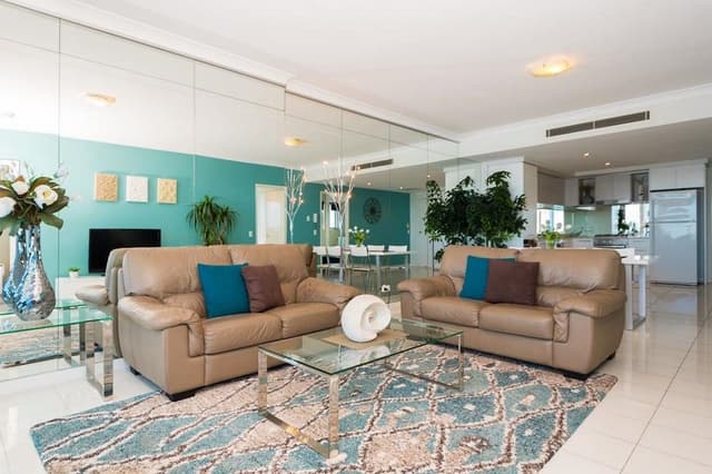 Two Bedroom Apartment with Broadwater View