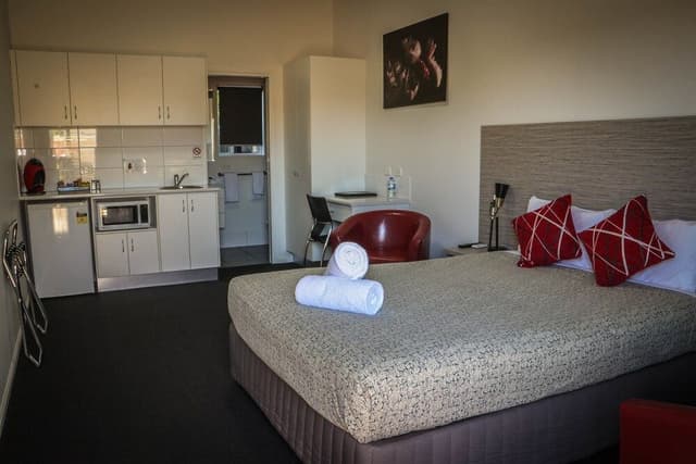 Standard Room, Non Smoking, Kitchenette (Queen Room)