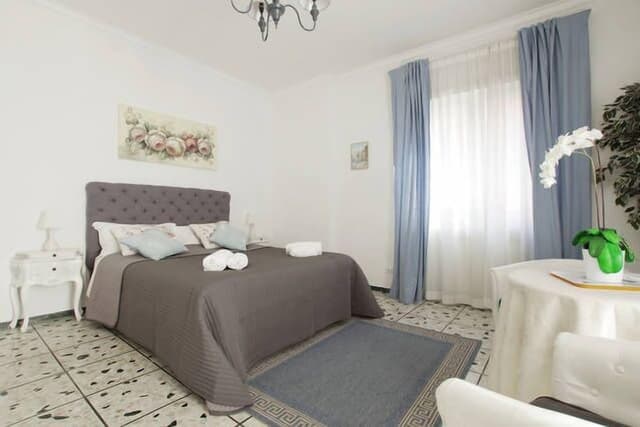 Superior Triple Room (External Private Bathroom)