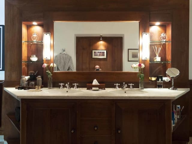 Luxury Suite (Private Miranda)