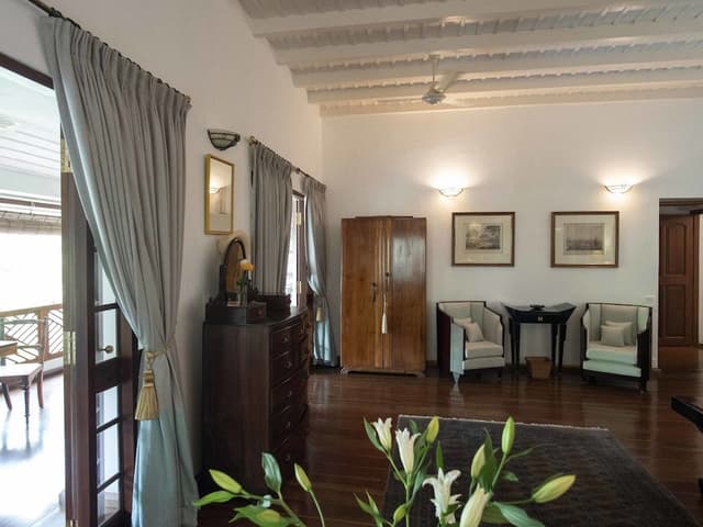 Luxury Suite (Private Miranda)