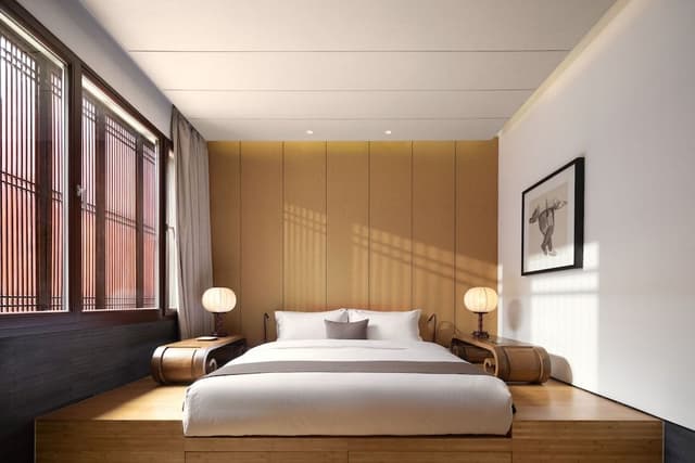 Courtyard Room