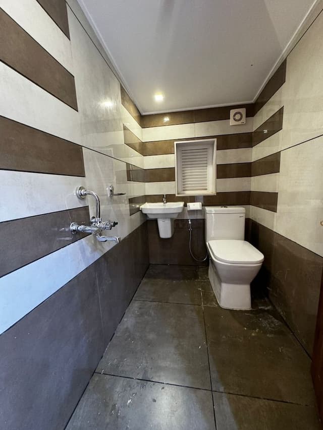 Deluxe A/C Room ,Shared Boat
