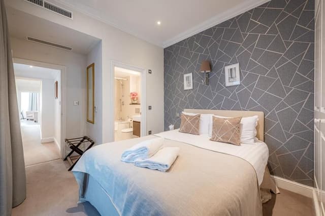 Deluxe Two-Bedroom Apartment