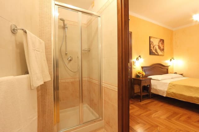 Double Room, 1 Queen Bed, Ensuite