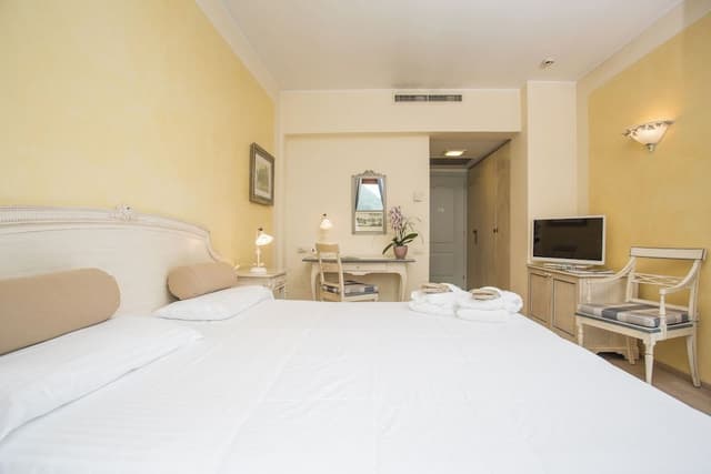 Executive Double or Twin Room, Lake View
