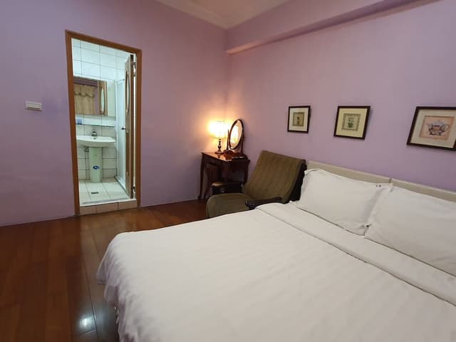 Classic Double Room, 1 Queen Bed, Courtyard Area