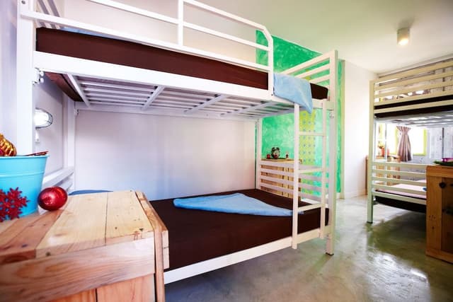 2 Bed Private with Shared Bathroom