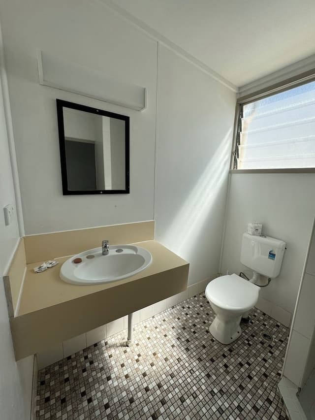 Queen Ensuite Room