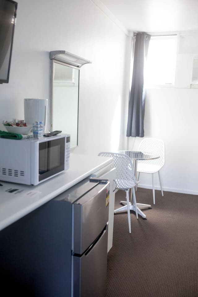 Queen Ensuite Room