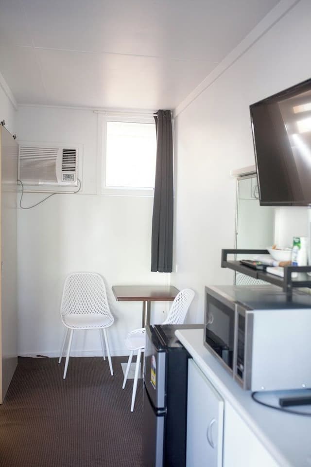 Queen Ensuite Room