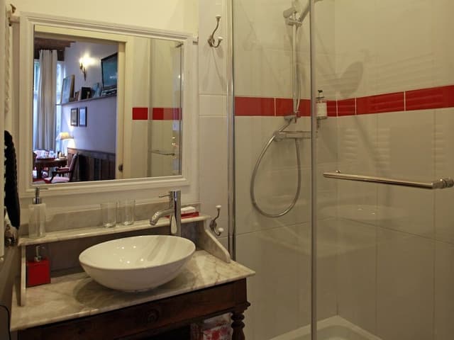 Double Room, Ensuite (La Chambre d'Henry)