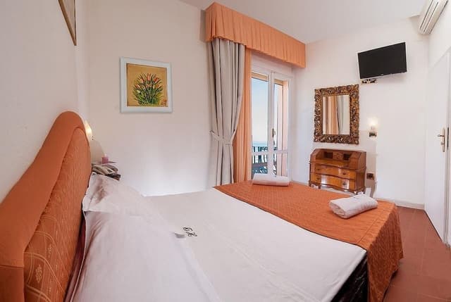 Basic Double or Twin Room, Partial Sea View