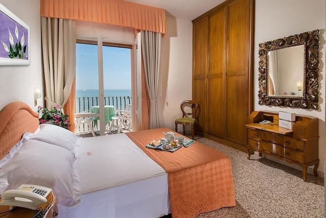 Basic Double or Twin Room, Partial Sea View