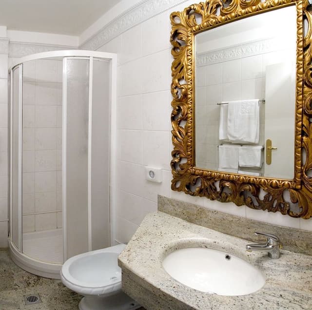 Basic Double or Twin Room, Partial Sea View