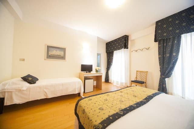 Comfort Quadruple Room, Partial Sea View