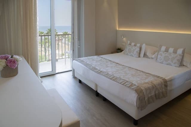 Deluxe Quadruple Room, Sea Facing