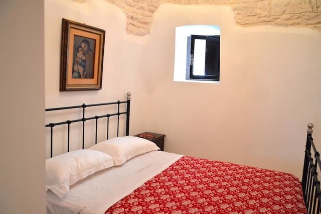 Traditional House, 2 Bedrooms
