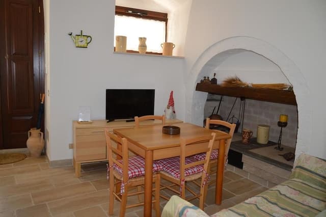 Traditional House, 2 Bedrooms, Garden Area