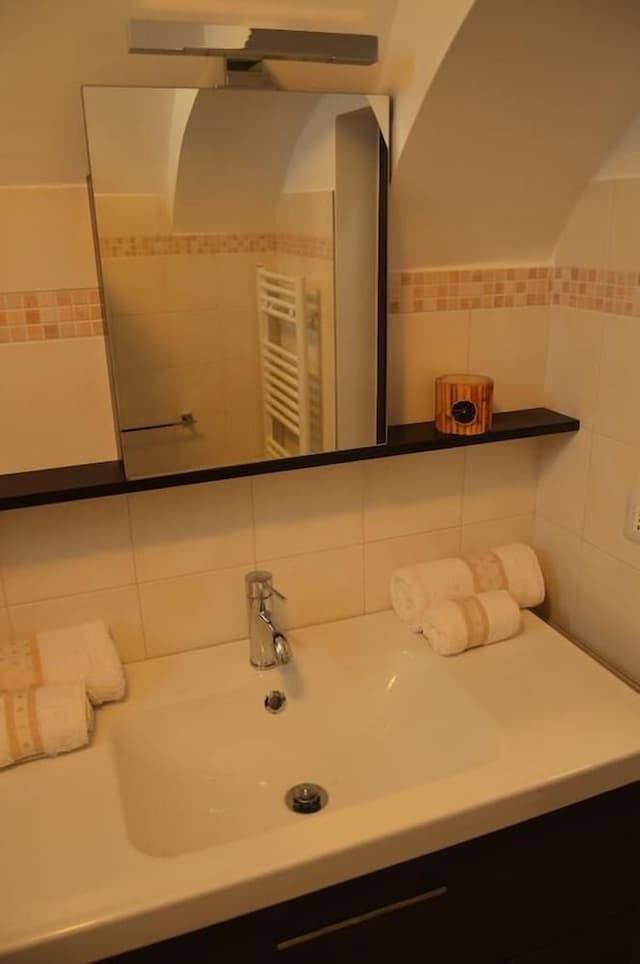 Traditional House, 2 Bedrooms