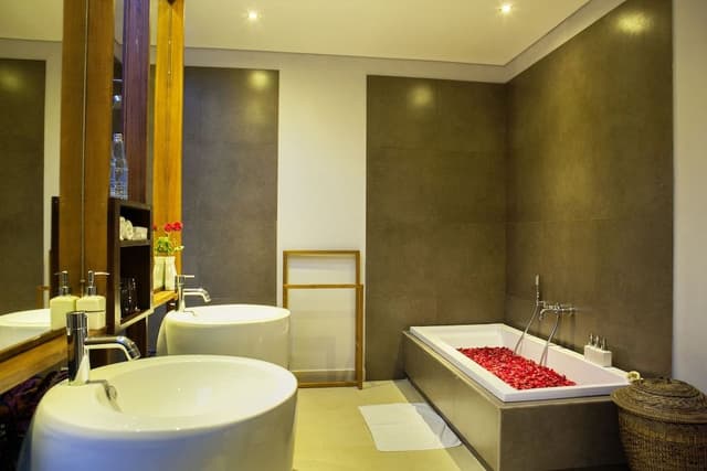 Royal Four Bedroom Pool Villa With Rice Field View