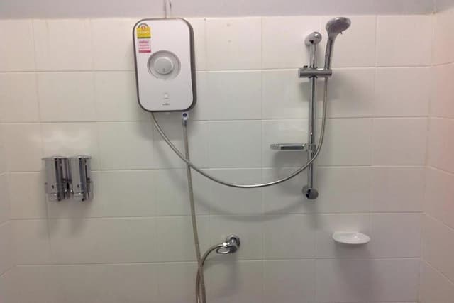 Deluxe Pool Access