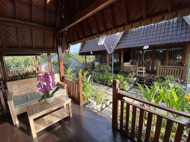 Deluxe Wooden House