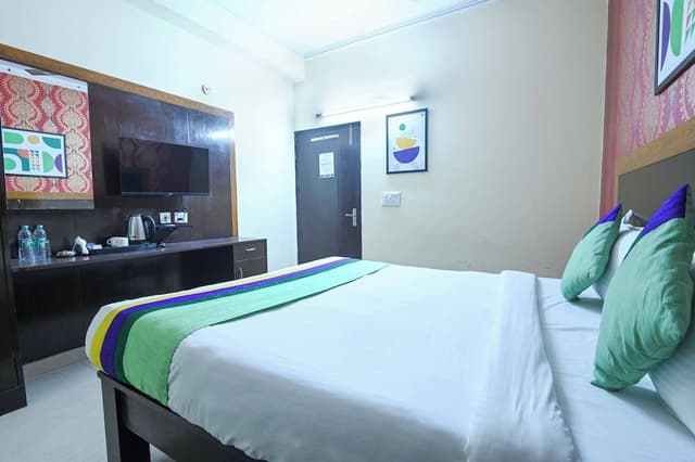 Economy Room