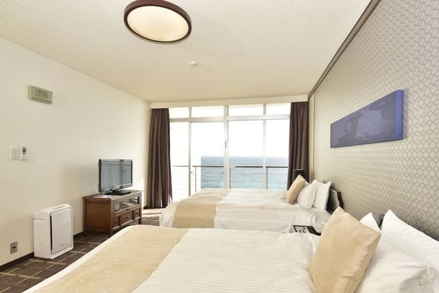 [Upper Floor] Ocean View Captain Room (656 sqft) Non Smoking