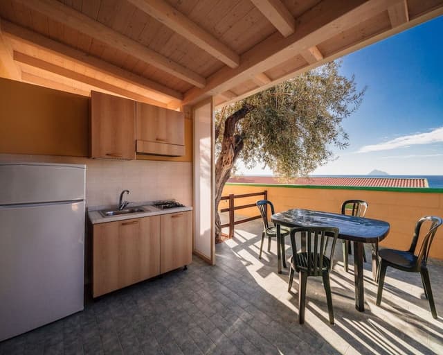 Standard Studio, Multiple Beds, Smoking, Kitchen