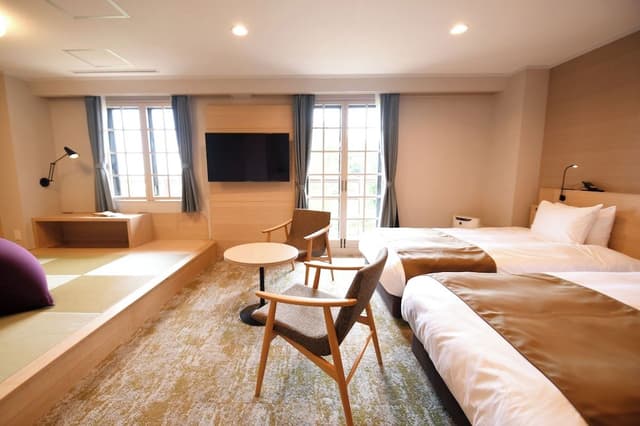 2F, Mt. Daimonji View Twin w/ Tatami Room, NS, 4 Adults (Dinner plan requires check-in by 5 PM)