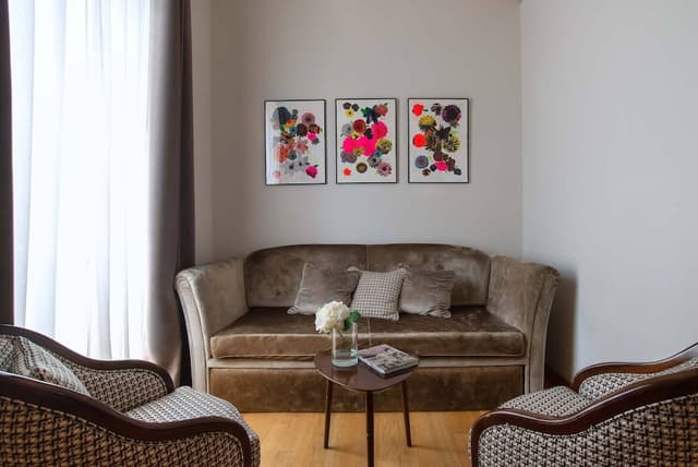 Suite, City View