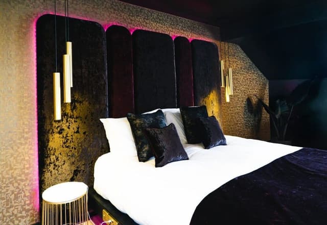 Deluxe Suite