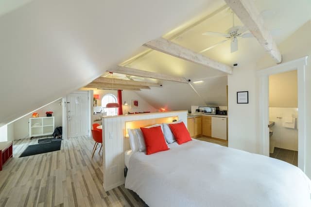 LOFT Room