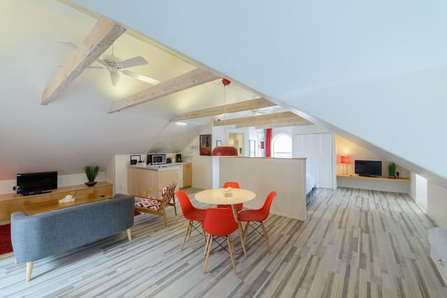 LOFT Room