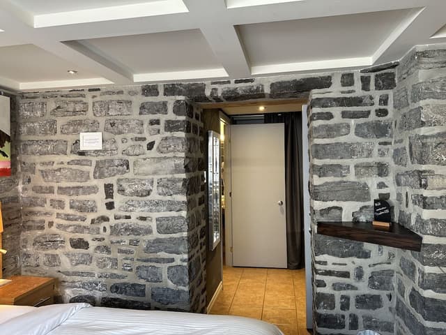 Deluxe Room with Stone Wall