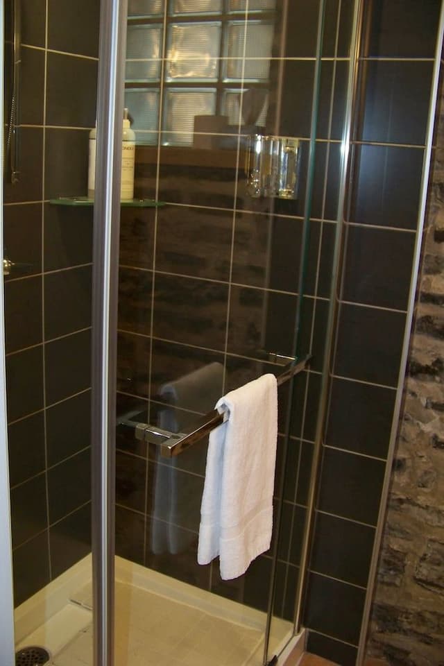 Deluxe Room with Stone Wall