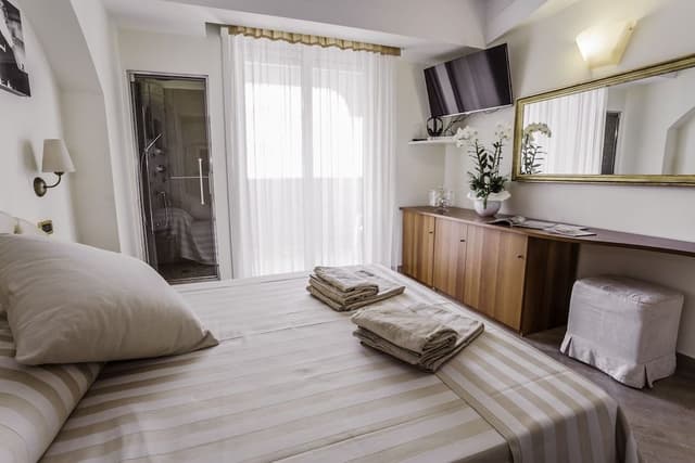 Deluxe Studio Suite