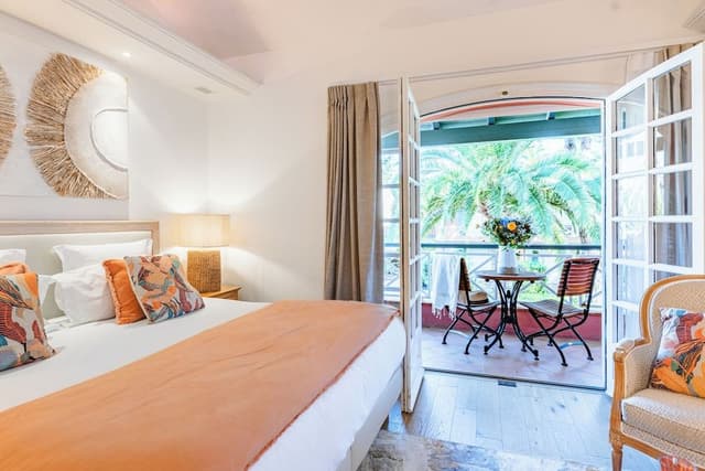 Room, Balcony (Aurore)