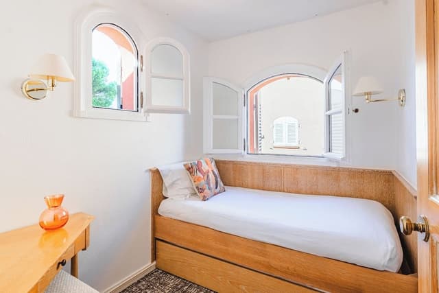 Room, Balcony (Aurore)