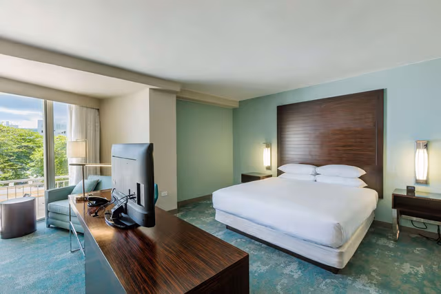 JR SUITE MOBILITY ACCESSIBLE RI SHWR - 1KNG