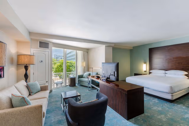 JR SUITE MOBILITY ACCESSIBLE RI SHWR - 1KNG