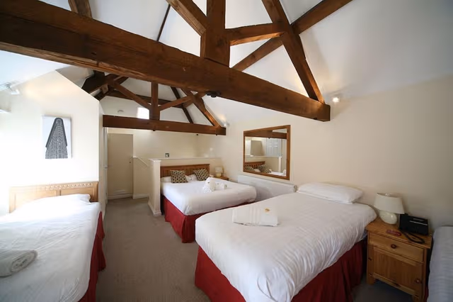 Family Room (Sleeps 4)