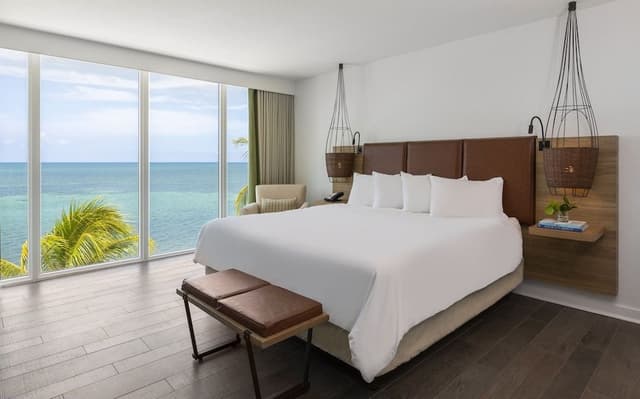 One Bedroom Oceanfront Suite King